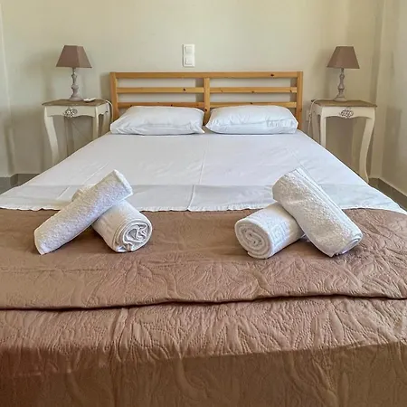 For 4 In Heart Of Island Apartment Tinos